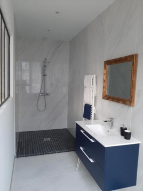 Suite Yves Klein - proche gare et centre-ville- entrée privée